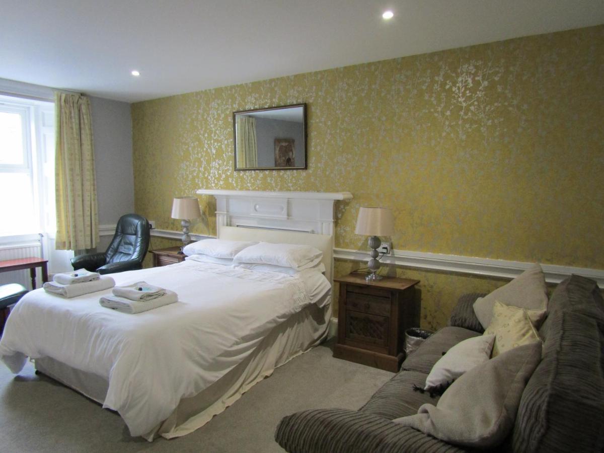 Inverbervie The Crown Hotel מראה חיצוני תמונה