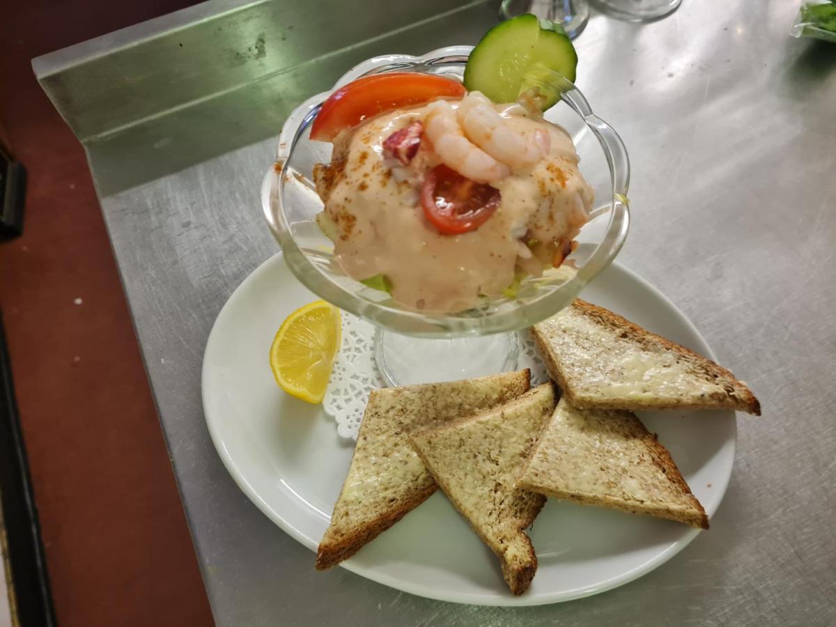 Inverbervie The Crown Hotel מראה חיצוני תמונה